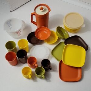 Vintage Tupperware Mini 25-Piece Set.